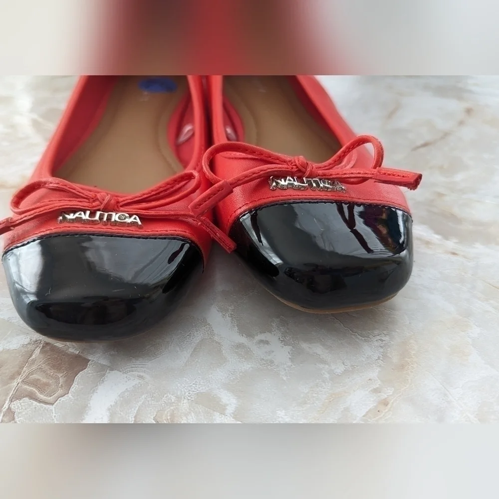 Nautica Woman's flats with black patten toes 7.5